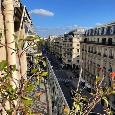 Montaigne Champs-elysees